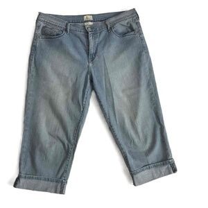 Levi's Light Blue Denim Five-pocket‎ Cuffed 515 Capris Size 14